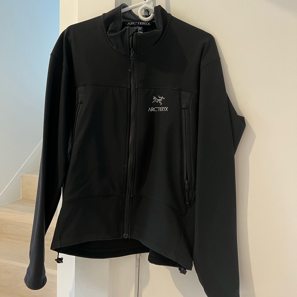 Arc’teryx Men’s Black Jacket